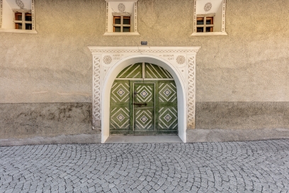 Im Dorf Vnà im Unterengadin