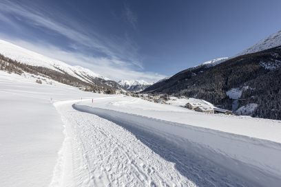 Winterwandern in Brail, Engadin Winterwandern in Brail, Engadin