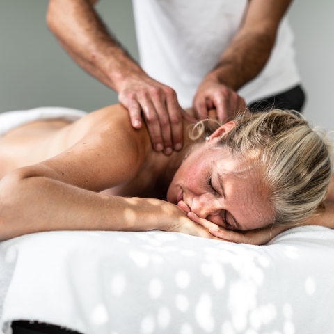Massage im Römisch-Irischen-Bad Bogn Engiadina Scuol.