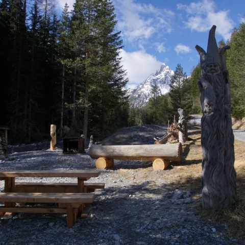 Zwergenweg - Themenweg für Familien bei Tarasp im Unterengadin, Schweiz.