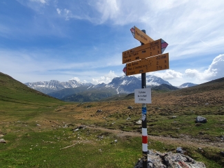 Wegweiser Funtana da S-charl – Ferienregion Engadin Samnaun Val Müstair Wegweiser Funtana da S-charl – Ferienregion Engadin Samnaun Val Müstair