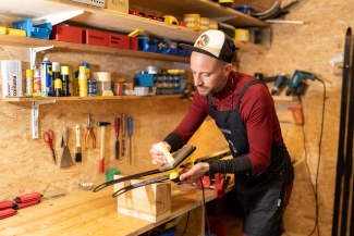 Das richtige Wachst pflegt den Langlaufski.