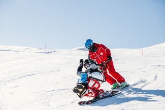 Dualskifahren auf Motta Naluns in Scuol. Dualskifahren auf Motta Naluns in Scuol.