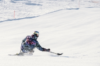 Monoskifahrer im Skigebiet Scuol. Monoskifahrer im Skigebiet Scuol.