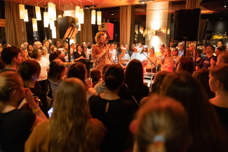 Dabu Fantastic at their concert in Hotel Belvedere, Scuol. Picture: Dominik Täuber. Dabu Fantastic at their concert in Hotel Belvedere, Scuol. Picture: Dominik Täuber.