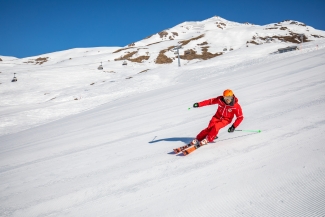 Skifahren im Skigebiet Scuol, Schweiz. Skifahren im Skigebiet Scuol, Schweiz.