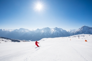 Blauer Himmel, imposante Berge, perfekte Piste: Hier fühlt sich Cla am wohlsten. Blauer Himmel, imposante Berge, perfekte Piste: Hier fühlt sich Cla am wohlsten.