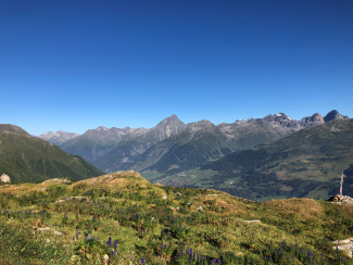 Blick vom Crap Putèr Richtung Guarda Blick vom Crap Putèr Richtung Guarda