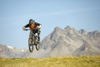 Nevin Galmarini unterwegs zur Alp Laret Nevin Galmarini unterwegs zur Alp Laret