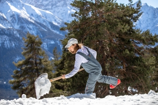 Elena Könz: Bewusstsein gegenüber der Natur. Elena Könz: Bewusstsein gegenüber der Natur.