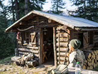 Die Jagdhütte der Familie Riatsch auf S-chalambert. Die Jagdhütte der Familie Riatsch auf S-chalambert.