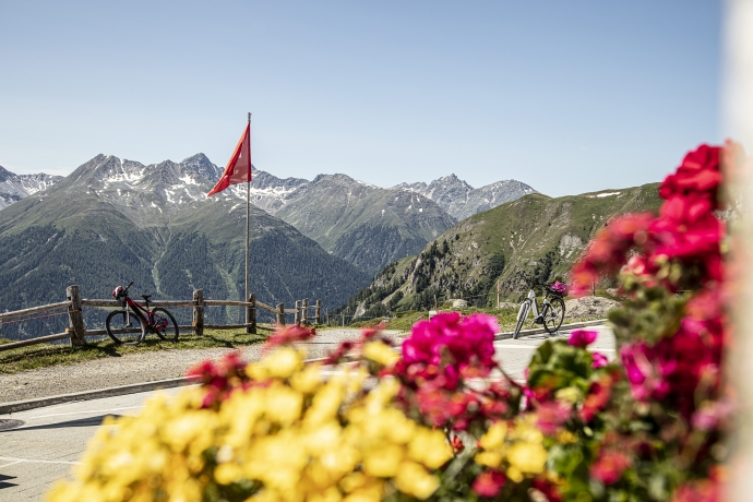 Ausblick von der Alp Laret, oberhalb von Ftan im Engadin Ausblick von der Alp Laret, oberhalb von Ftan im Engadin
