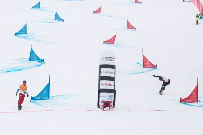 Auch Nevin Galmarini fährt am FIS Snowboard Weltcup in Scuol mit.