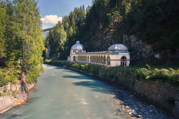 Die Trinkhalle Büvetta Tarasp – das Haus des Wassers in Nairs im Unterengadin © 2B OptiK Die Trinkhalle Büvetta Tarasp – das Haus des Wassers in Nairs im Unterengadin © 2B OptiK