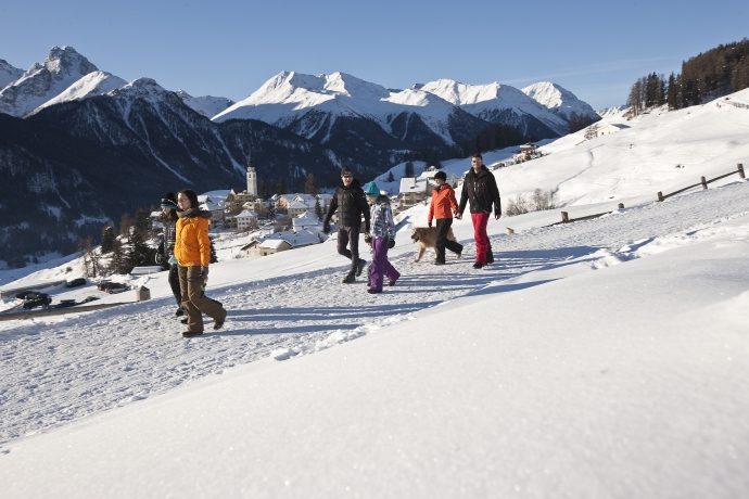 Im Winter führt die Via Engiadina ob Ftan nach Scuol.