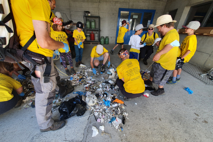 Trash Hero Pisten-Cleanup Scuol 2021 – Abfall sortieren – myclimate Cause We Care Trash Hero Pisten-Cleanup Scuol 2021 – Abfall sortieren – myclimate Cause We Care