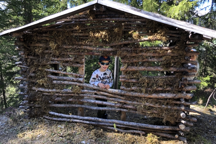 Zwergenweg – «Via dals Nanins» in Tarasp, Engadin Zwergenweg – «Via dals Nanins» in Tarasp, Engadin