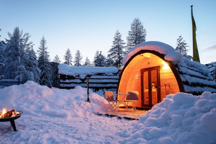 Wintercamping auf dem TCS Camping Gurlaina in Scuol, Engadin Wintercamping auf dem TCS Camping Gurlaina in Scuol, Engadin