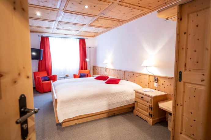 Hotelzimmer Engiadina in Scuol. Hotelzimmer Engiadina in Scuol.