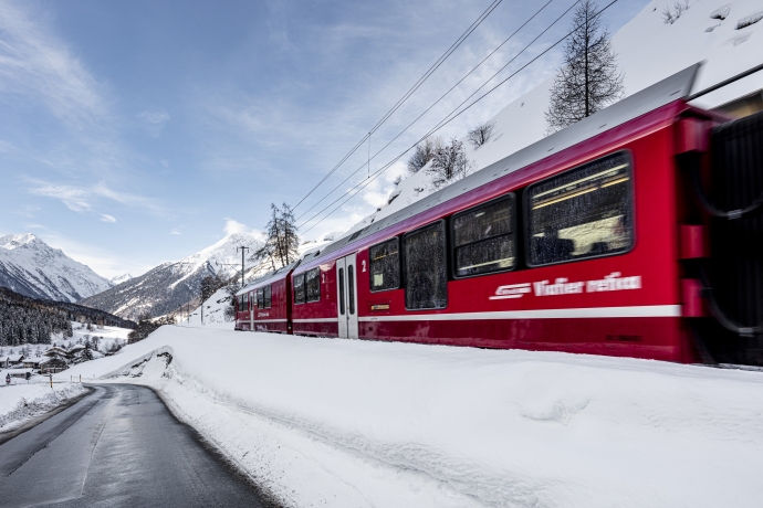 Unterwegs mit der Rhätischen Bahn im Winter.