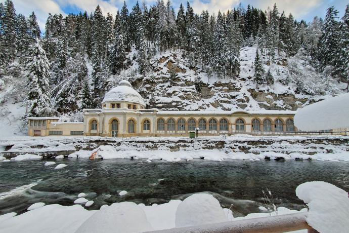 Trinkhalle Büvetta Tarasp in Nairs – Mineralwasser & Inn – Ferienregion Engadin Scuol Zernez