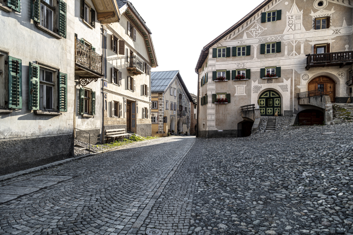 Das Bergsteigerdorf Ardez © Andrea Badrutt Das Bergsteigerdorf Ardez