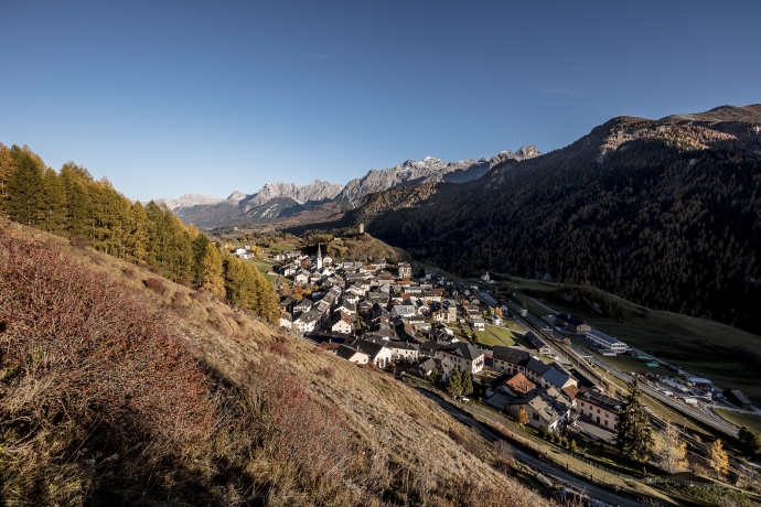 Das Bergsteigerdorf Ardez © Andrea Badrutt Das Bergsteigerdorf Ardez