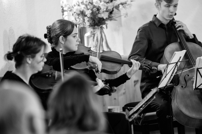 Musiker:innen in der Bergkirche S-charl, Piz Amalia Music Festival 2022 Musiker:innen in der Bergkirche S-charl, Piz Amalia Music Festival 2022