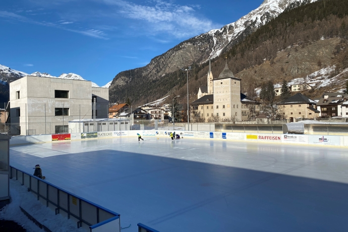 Eisplatz Zernez Eisplatz Zernez