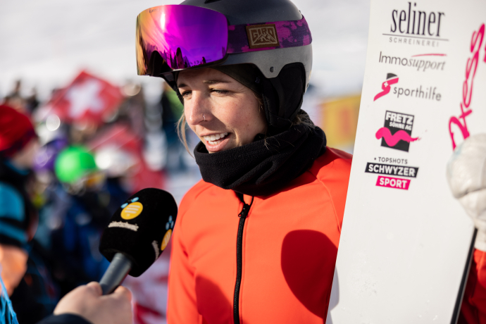 Snowboard Weltcup 2023 - Ladina Jenny im Interview Snowboard Weltcup 2023 - Ladina Jenny im Interview