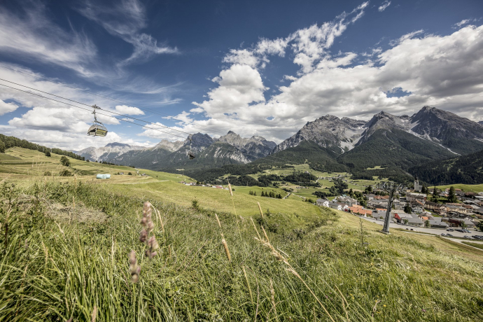 Mit dem Sessellift von Ftan nach Prui.