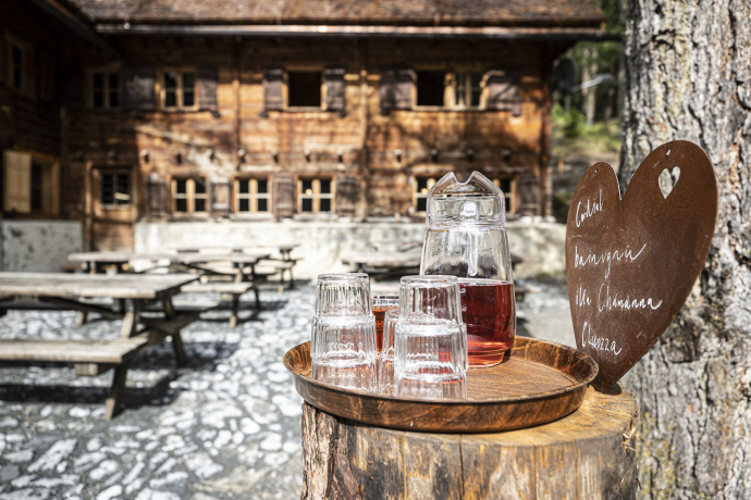 Gastfreundschaft nimmt in der Chamanna Cluozza einen grossen Stellenwert ein.