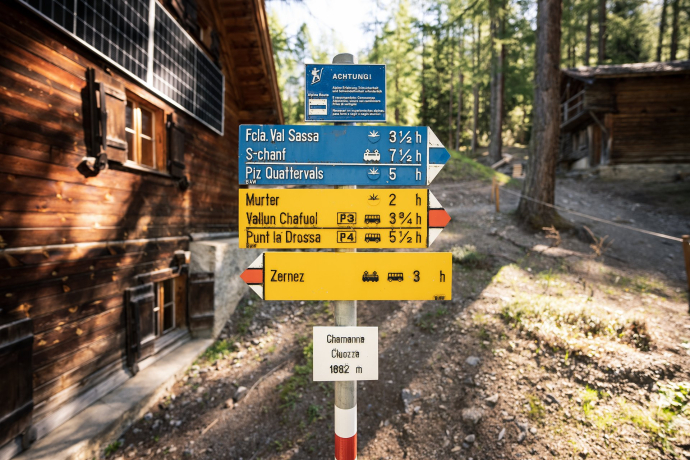 Gut signalisierte Wanderwege.