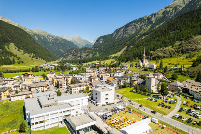 Start und Ziel beim Engadin Radmarathon in Zernez