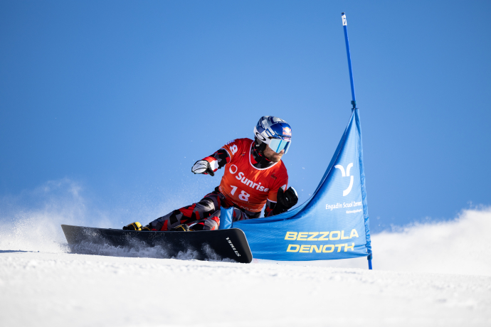 Benjamin Karl beim FIS Snowboard Weltcup Scuol 2024