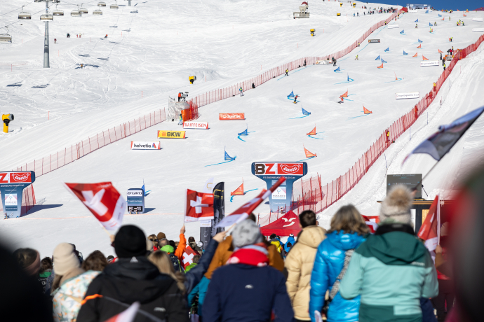 Zielhang beim FIS Snowboard Weltcup Scuol 2024