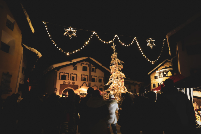 Weihnachtsmarkt in Scuol