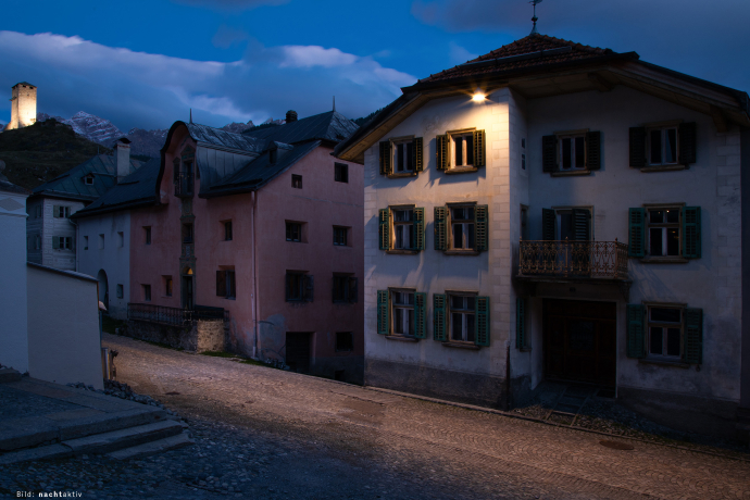 Via Maistra in der Nacht