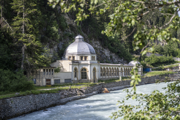 Die historische Trinkhalle Büvetta Tarasp am Inn.