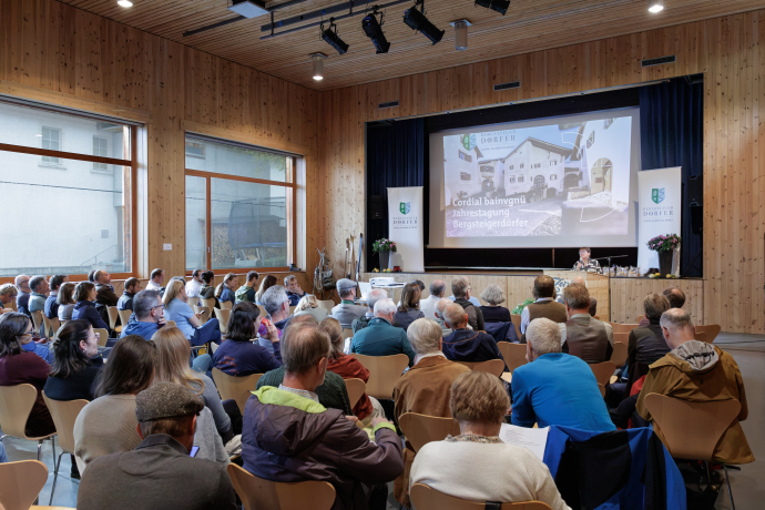 Empfang in Lavin