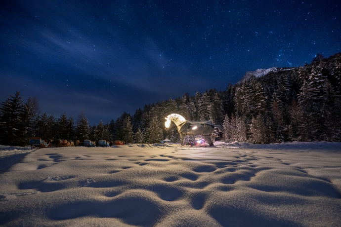 Holzpferd Agata bei San Jon, Scuol im Unterengadin Holzpferd Agata bei San Jon, Scuol im Unterengadin