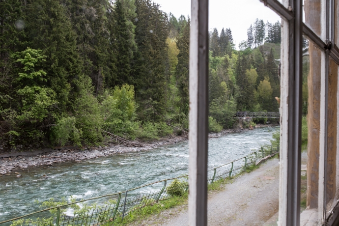 Blick von der Büvetta Tarasp auf den Inn.