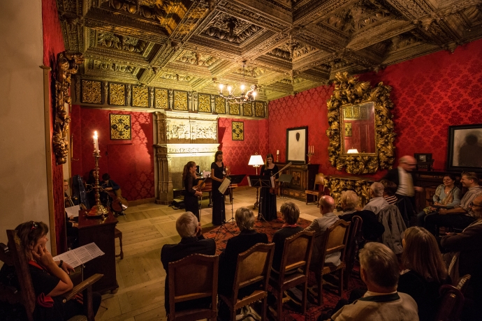 Piz Amalia Musik Festival auf dem Schloss Tarasp Piz Amalia Musik Festival auf dem Schloss Tarasp