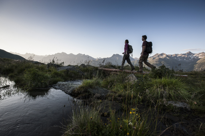 Auf dem Weitwanderweg Via Engiadina Auf dem Weitwanderweg Via Engiadina