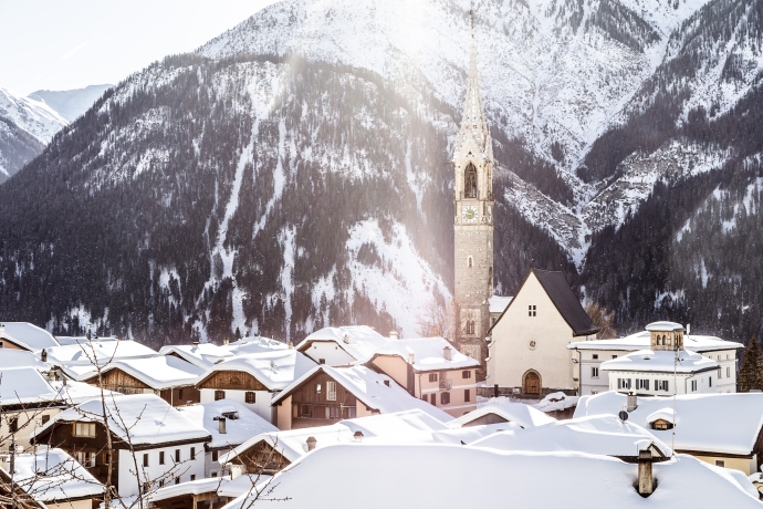 Dorf Sent, Unterengadin, im Winter Dorf Sent, Unterengadin, im Winter