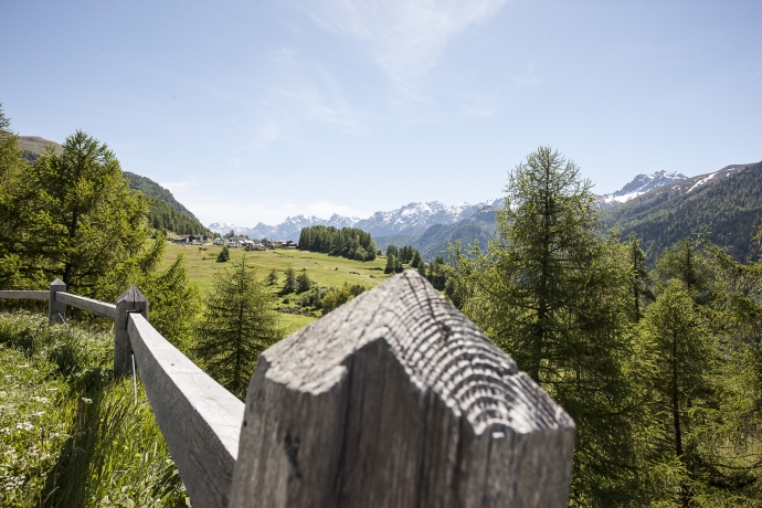 Blick in Richtung Bos-cha bei Guarda. Blick in Richtung Bos-cha bei Guarda.