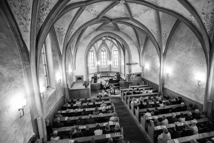 Illa baselgia da Sent. In der Kirche von Sent. Bilder: Dominik Täuber. Illa baselgia da Sent. In der Kirche von Sent. Bilder: Dominik Täuber.