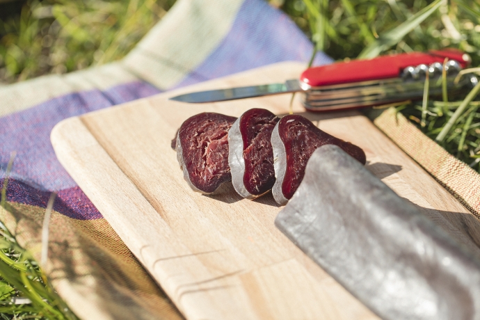 Picknick mit Salsiz aus der Region. Picknick mit Salsiz aus der Region.