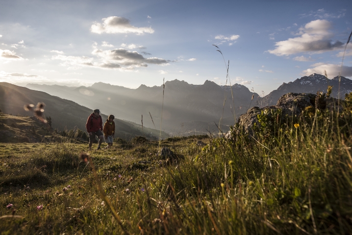 Wandern in der intakten Natur des Unterengadins.