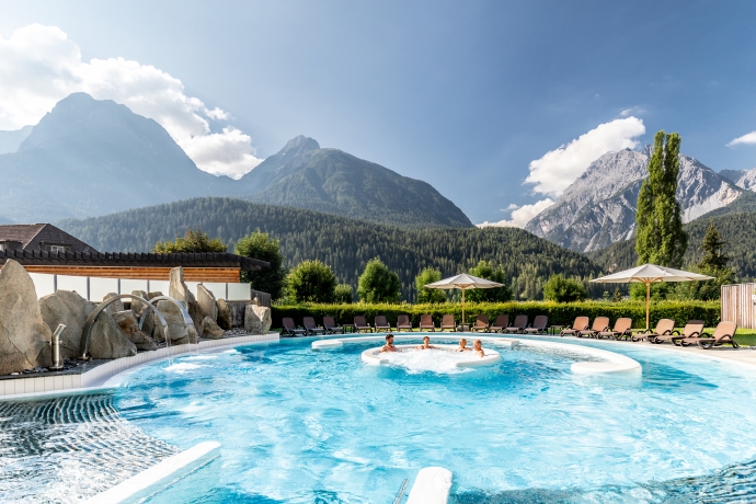 Aussenbecken Mineralbad Bogn Engiadina Aussenbecken Mineralbad Bogn Engiadina